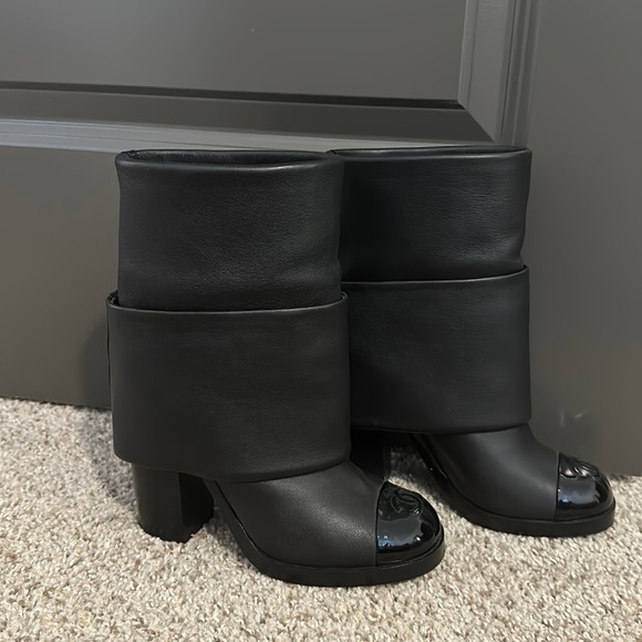Chanel black boots - Picture 1 of 4